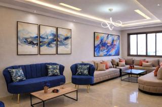 Elegant Lateral Beachfront Family Stay - 0