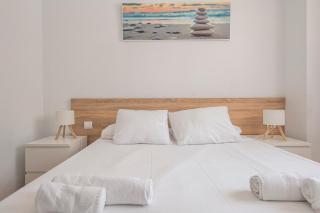 Apartamento Moderno Renovado con Piscina, Gym & Parking – Aeropuerto, IFEMA / Metropolitano by beBalmy - 9
