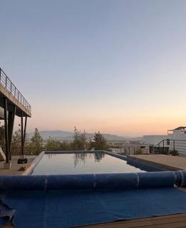 The Hilltop Apartment - 3