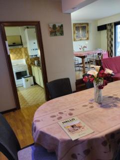Ruim 2 slaapkamer Appartement, 90m2, met Zeezicht, privé Parkeerplaats mogelijk - 1