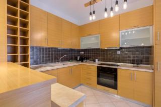 Evi's 2 BDR Apartment With Parking - 8