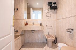 Apartamento con piscina, gym & parking Aeropuerto, IFEMA & Metropolitano by beBalmy - 1