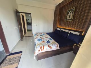 Pine & Peak 2bhk - 4