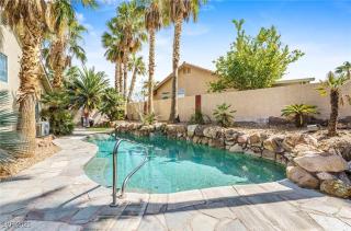 Three-Bedroom Executive Home with Pool, Housekeeping and Driver - 1
