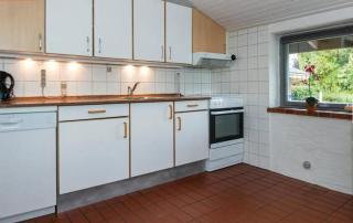 Bright Holiday Home Near Beach And Coast - 5