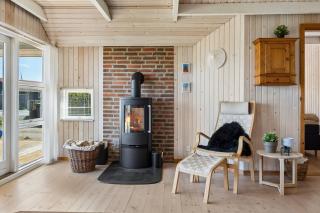 Sea Views And Beach Life On North Funen - 5