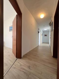 Mieterlux Central 4-Room Apartment near Offenbach Central Station 8 Guests - 4