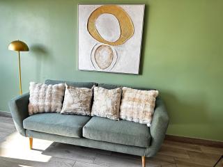 The Regency 426 - 8