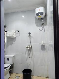 Ogunade Stores Apartment - 3