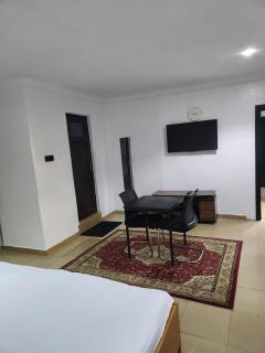 Ogunade Stores Apartment - 4