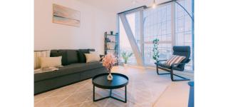 CBD Sky-High Luxury, 2BR Apt with Pool and Gym - 0