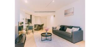 CBD Sky-High Luxury, 2BR Apt with Pool and Gym - 8