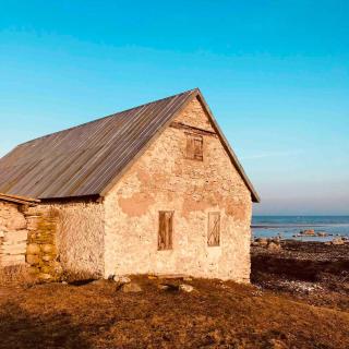 Lime stone house, walking distance to ocean &beach - 3