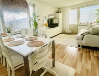 Premium three-room apartment with own parking and balcony - next to the subway in Lauttasaari! - 1