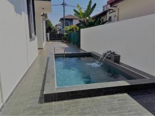 Homestay Anjung Seri Songket, Private Pool, BBQ & Spacious House - 9