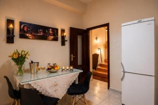 Old Town Rhapsody, Cosy 2-Floor Home with Rooftop Bathtub, BBQ & Lounge Under Sun Umbrellas - Retimno - 1