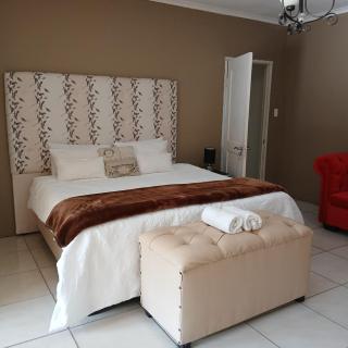Spacious Executive Stay in Waterford Park - 9