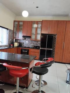 Spacious Executive Stay in Waterford Park - 2