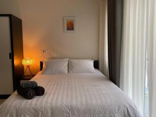 Cozy Studio Apartment in Prime District One, Ho Chi Minh City - 2