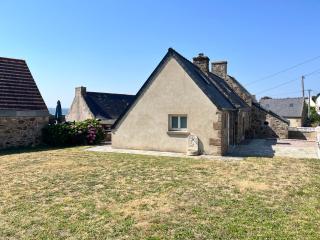 Maison en pierre avec jardin, Côte de Granit Rose - 4