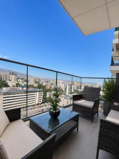 Skyline Urban Apartment near Diamond Mall - 8