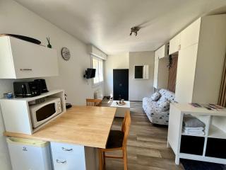 Studio bord de mer Perros Guirec - 1