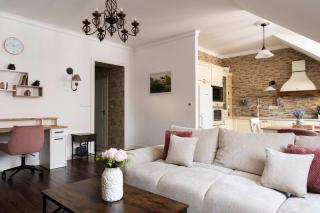Elegant Provence Apartment on Tomas Garrigue Masaryk Avenue - 4