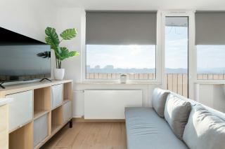 Beige and Grey Studio in Gdańsk with Balcony Close to the Beach by Noclegi Renters - 5