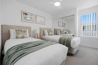 Breakaway Beachside l Pool 150mtrs to Beach - 4