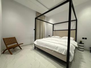 E7 - Bright 2Bedroom Apartment with Patio - 9