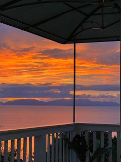 The Sunset Suite Panoramic Sea Views - 3