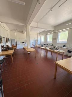Tibro Stay Private Rooms & Shared Kitchen - 4