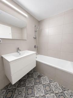 Jerusalem Central - Spacious 3 Bedroom - 1