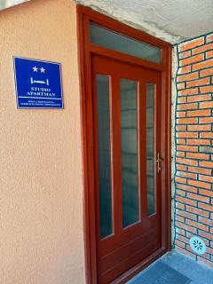 Green Hills studio apartment - 6