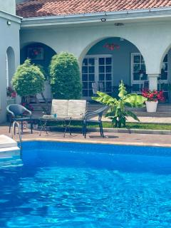 SUNNY HOUSE APARTMENTS WITH an OUTDOOR POOL AND FREE PARKING - 9