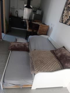 Grand studio dans maison parking privé gratuit - 8