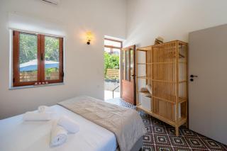 Aliki house - 8