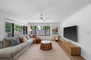 Golden Beach family nest - 2