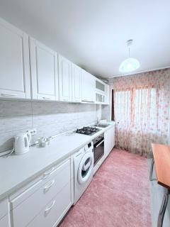 Contemporary 2 Bedroom Central Apartment Iași Palas Mall and Palace of Culture Self Check-In and Parking - 2