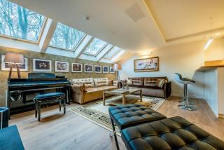 Hills Park Luxury Apartment - 6