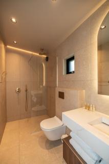 North Mountain View Suites - 9