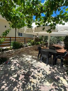 Klaudio's Guesthouse - 3