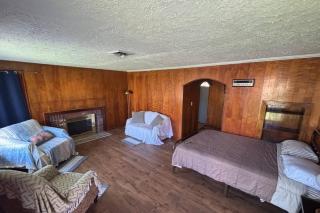 Spacious Renovated Ranch Retreat - Tackett Creek - 9