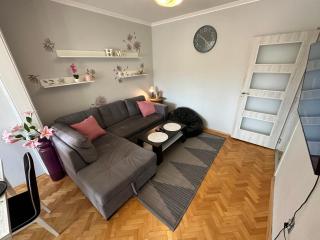 Elegant Home by NDK and Vitosha Blvd with Free Parking - 2