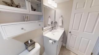 Cozy 2 Bedroom 1 Bath Condo near Eden Park - 5