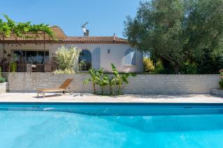 Grande maison avec piscine - 8