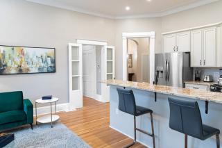 Exquisite 3 Bdrm 2 Bath near Eden Park - 4