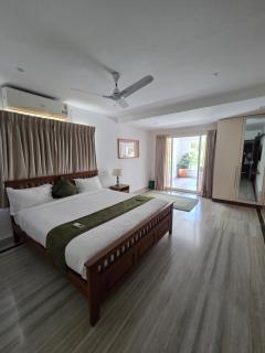 Aqua blue beach bay - 1