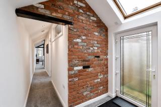 Bright & Airy Home Close To Salisbury Centre - 1