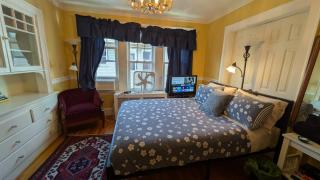 Big Ole Red Guesthouse - 2